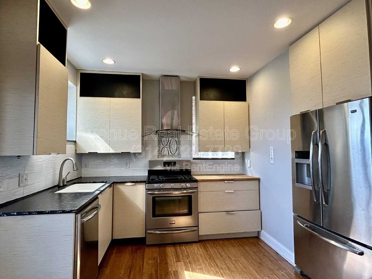 5804 Pershing Ave - Photo 6 of 24