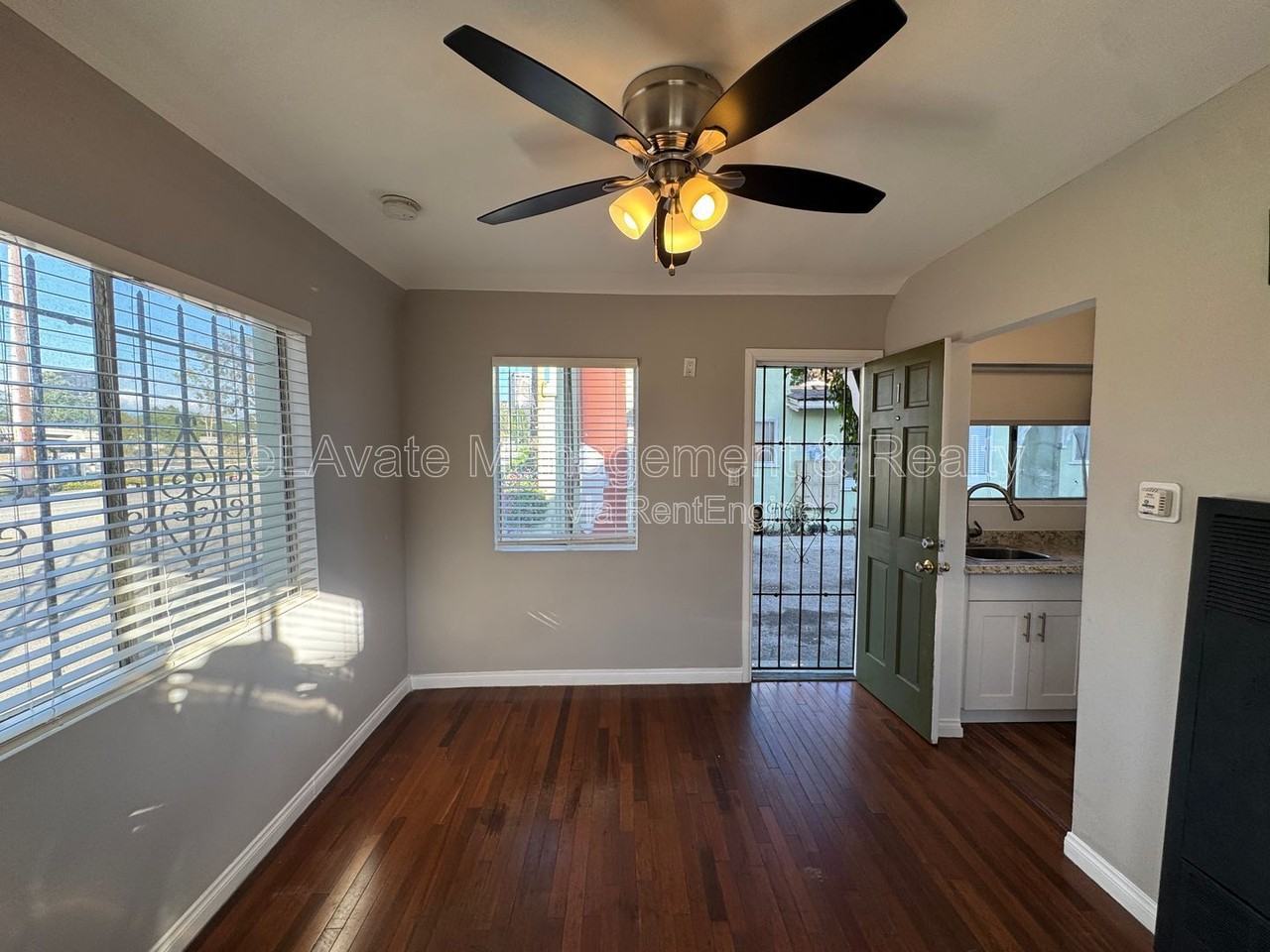 10822 Ventura Blvd #01 - Photo 4 of 11