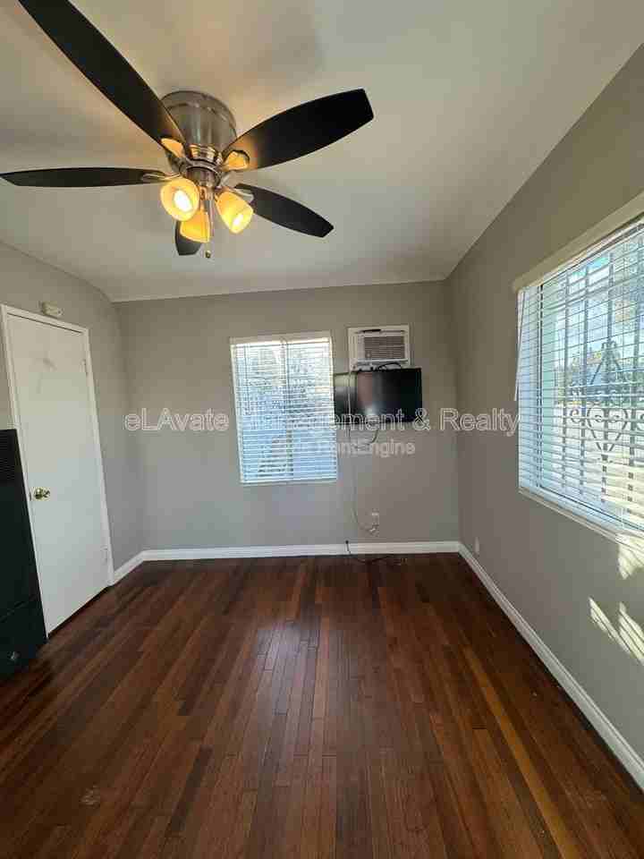 10822 Ventura Blvd #01 - Photo 5 of 11