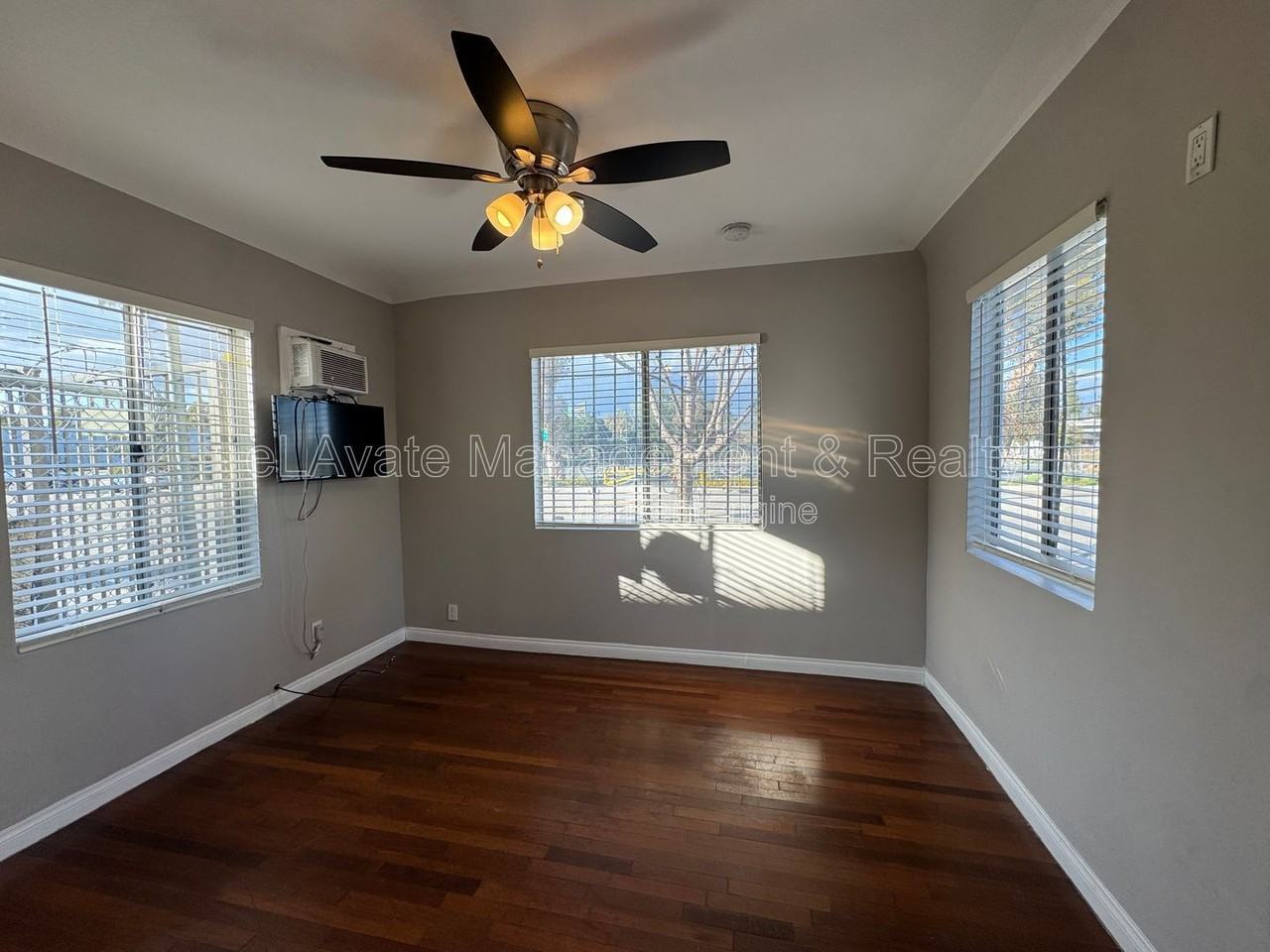 10822 Ventura Blvd #01 - Photo 6 of 11