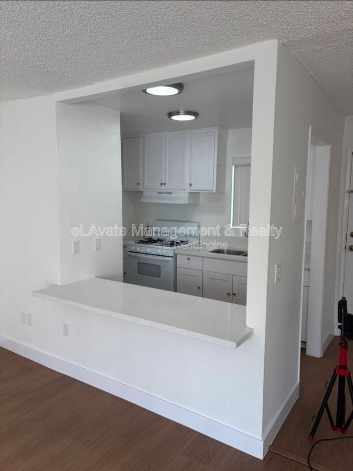 6815 Kelvin Ave #102 - Photo 4 of 24