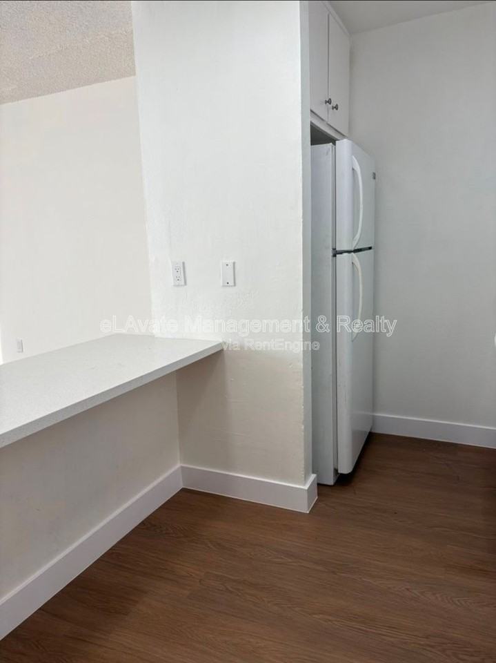6815 Kelvin Ave #102 - Photo 6 of 24