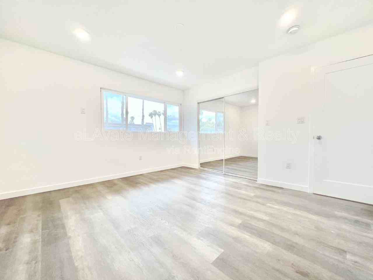 3900 Nicolet Ave #34 - Photo 7 of 10