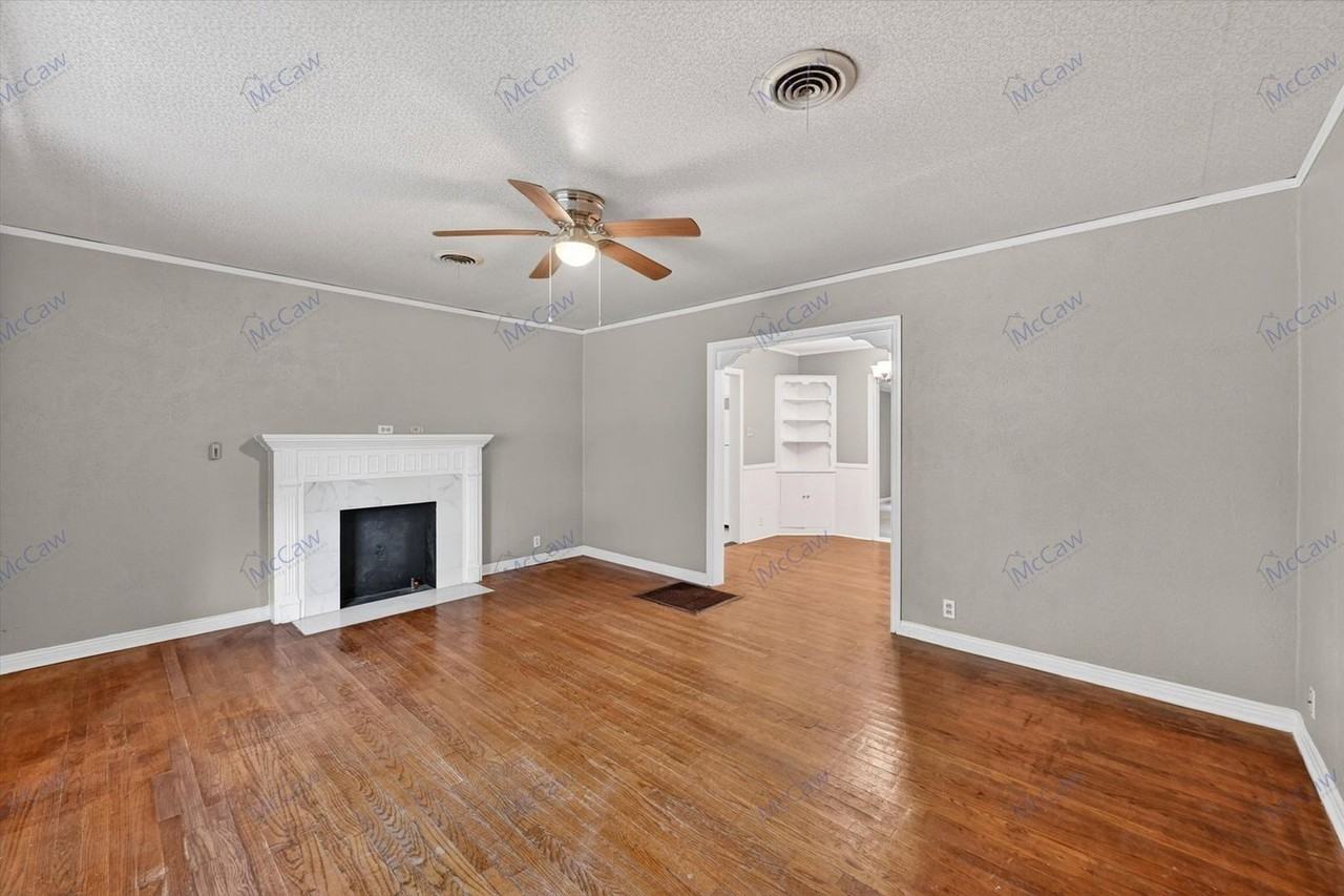 806 Buckalew St - Photo 6 of 18
