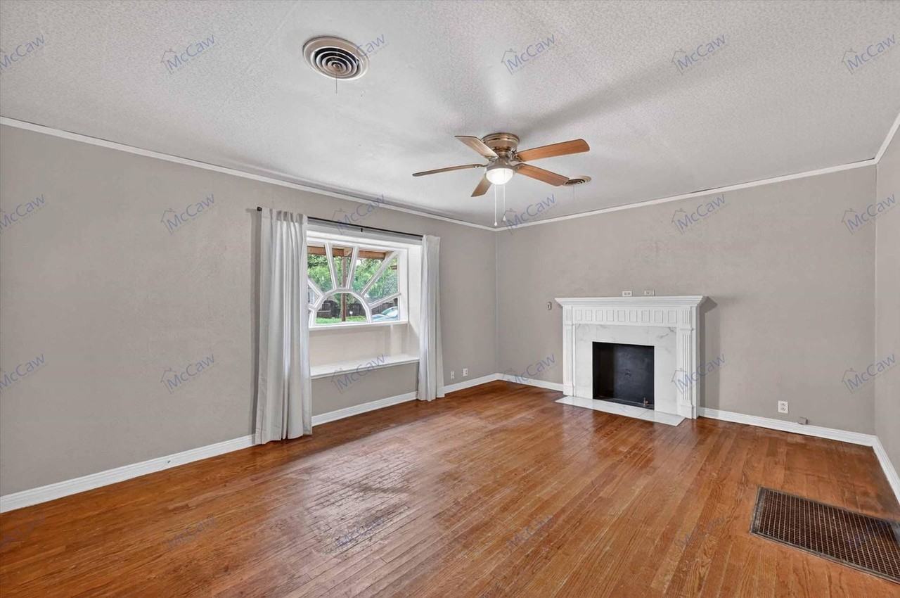 806 Buckalew St - Photo 7 of 18