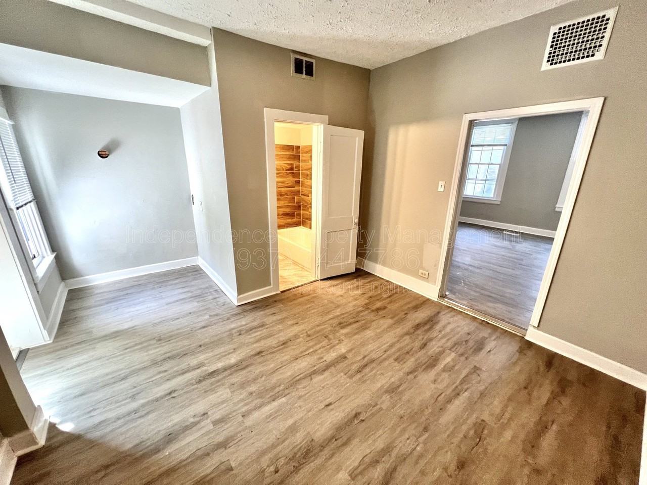 2212 Calumet St #2 - Photo 2 of 12
