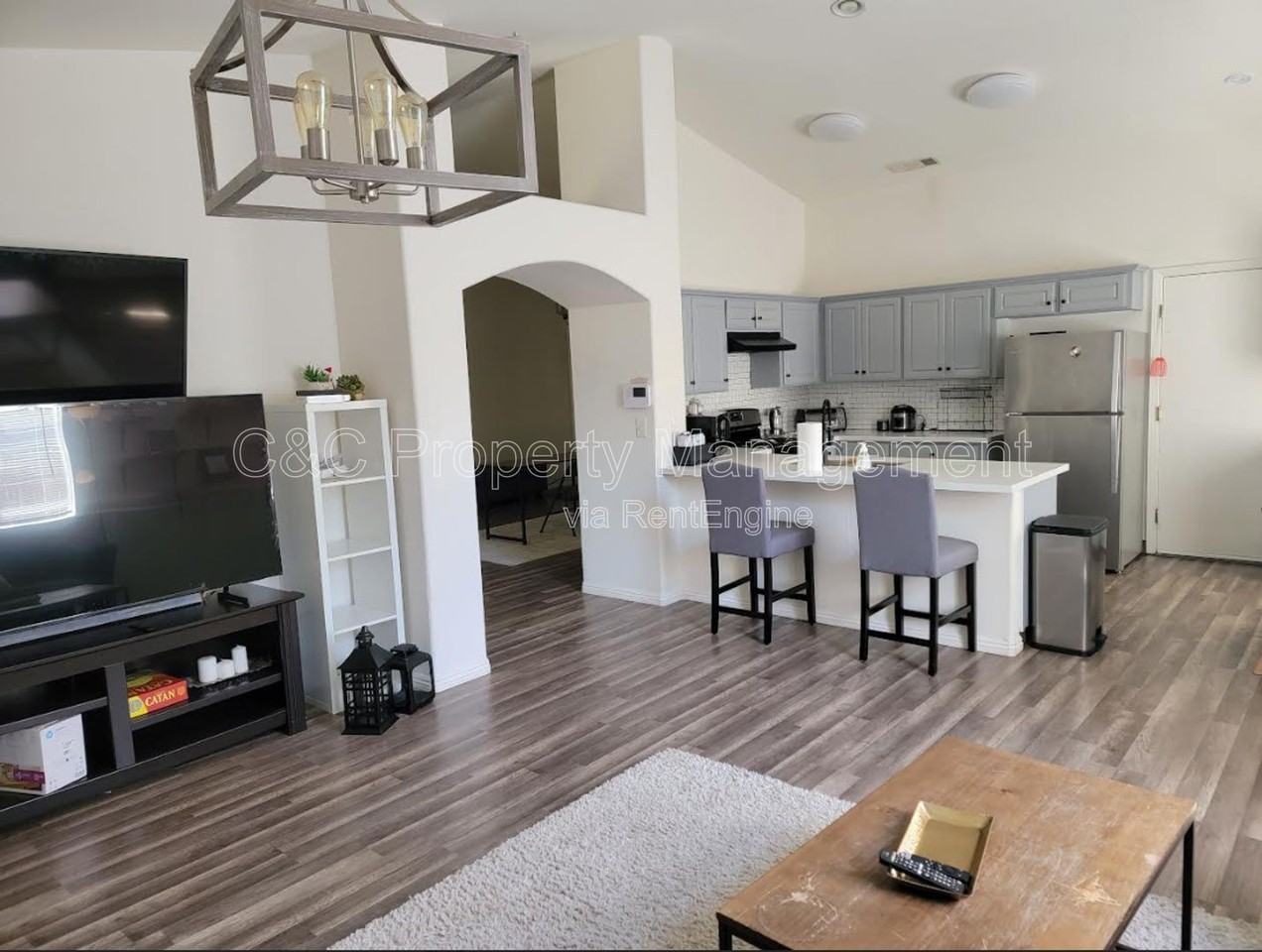 3935 E Laurel Ct - Photo 3 of 5