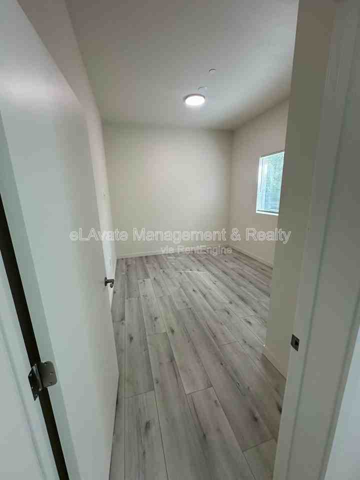 1120 E 25th St #102 - Photo 2 of 6