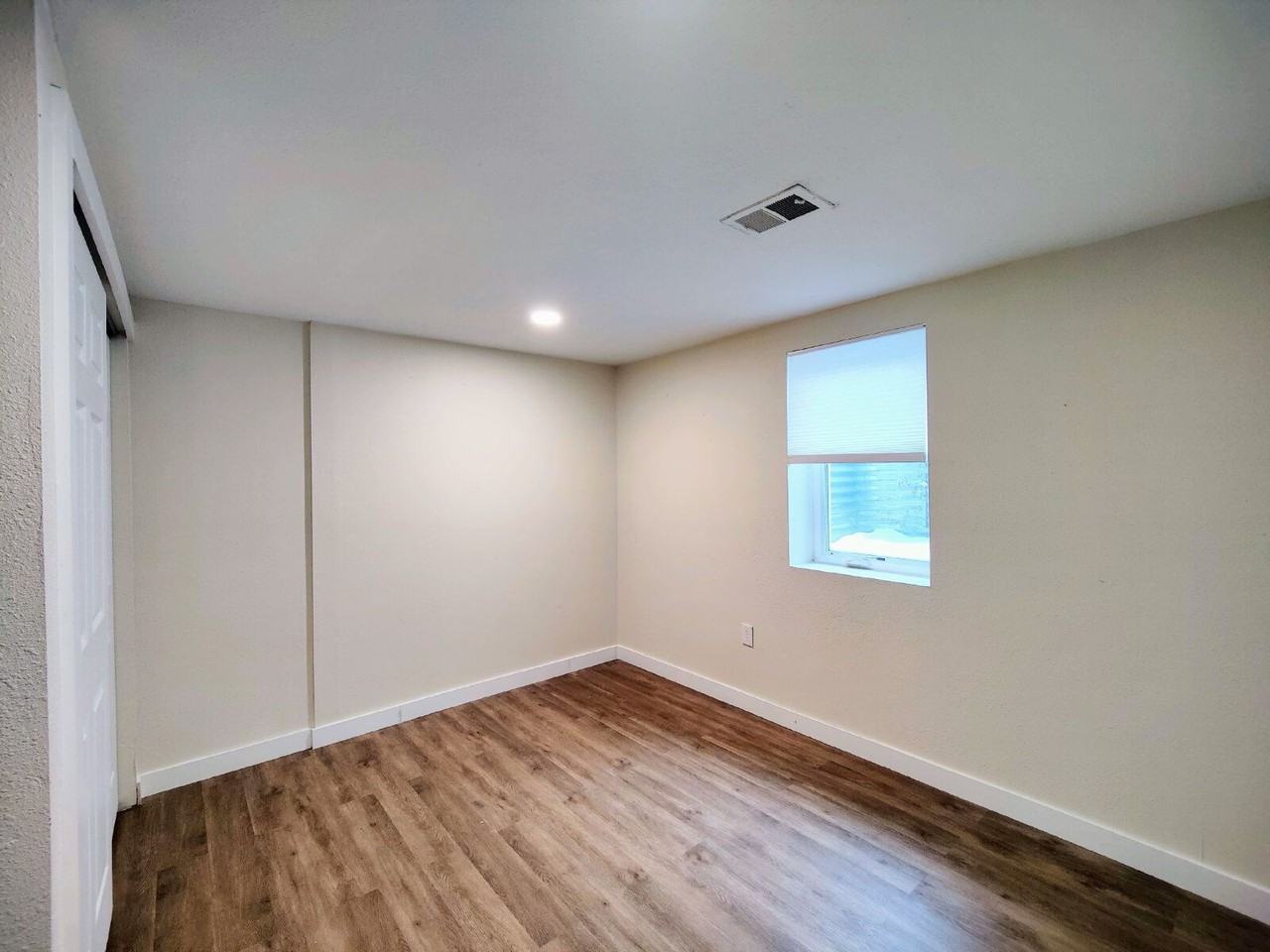 7770 S Kit Carson Dr #2 - Photo 5 of 8