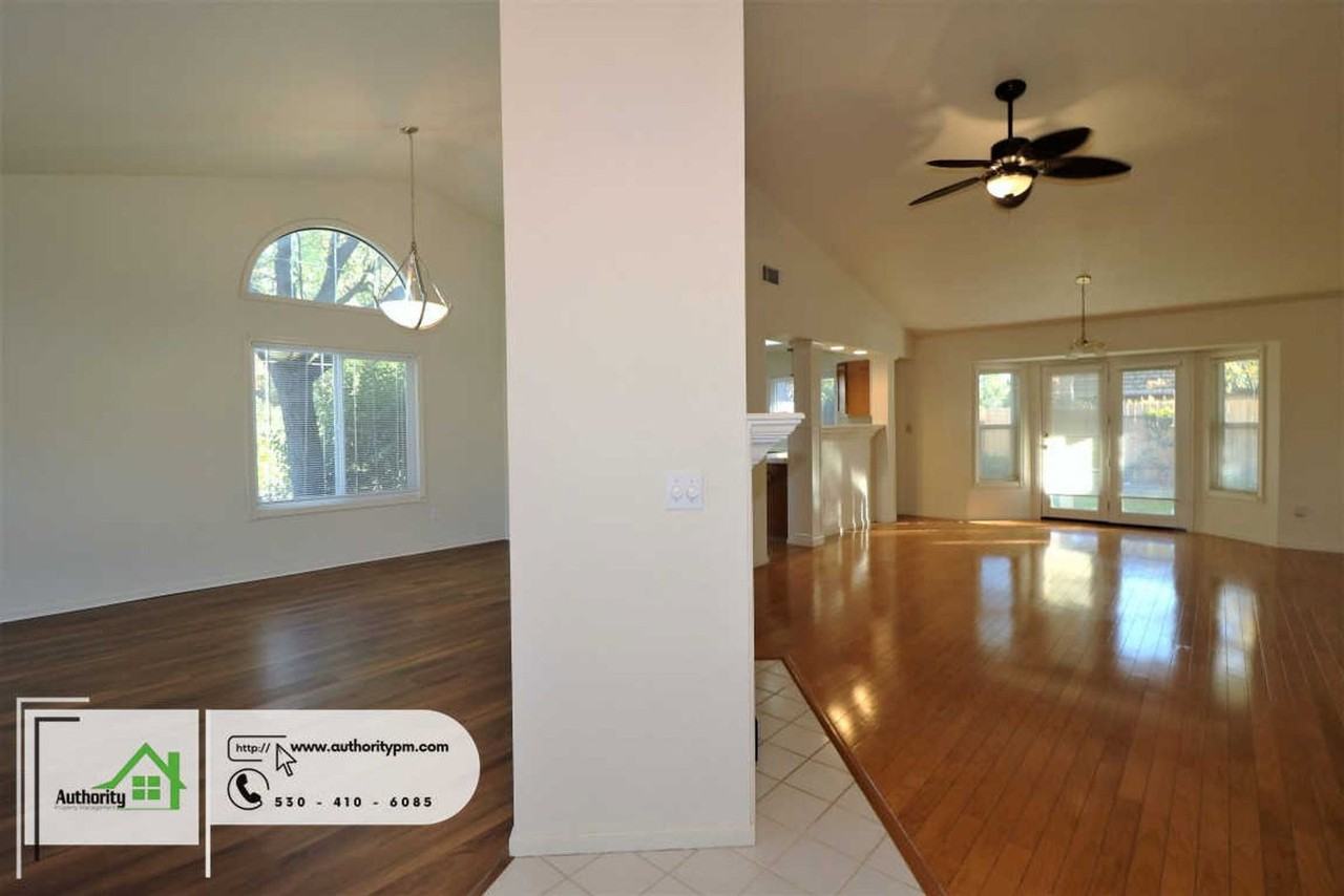 2169 Sophy Pl - Photo 7 of 31