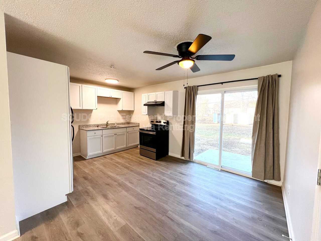 11316 Donnelly Ave - Photo 3 of 12