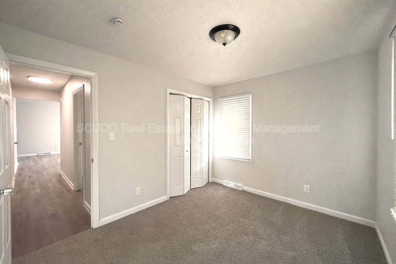 11316 Donnelly Ave - Photo 6 of 12