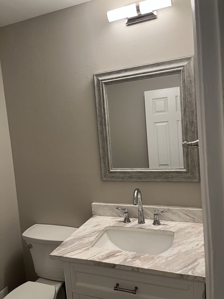 1056 Amsterdam Rd - Photo 6 of 11