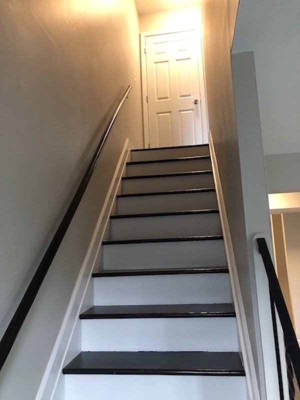 1056 Amsterdam Rd - Photo 3 of 11