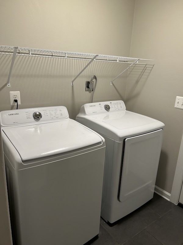 1056 Amsterdam Rd - Photo 5 of 11