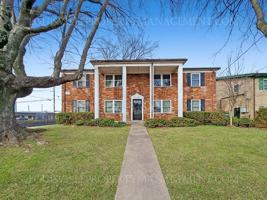 featured image of 1711 Valley Forge Way #4