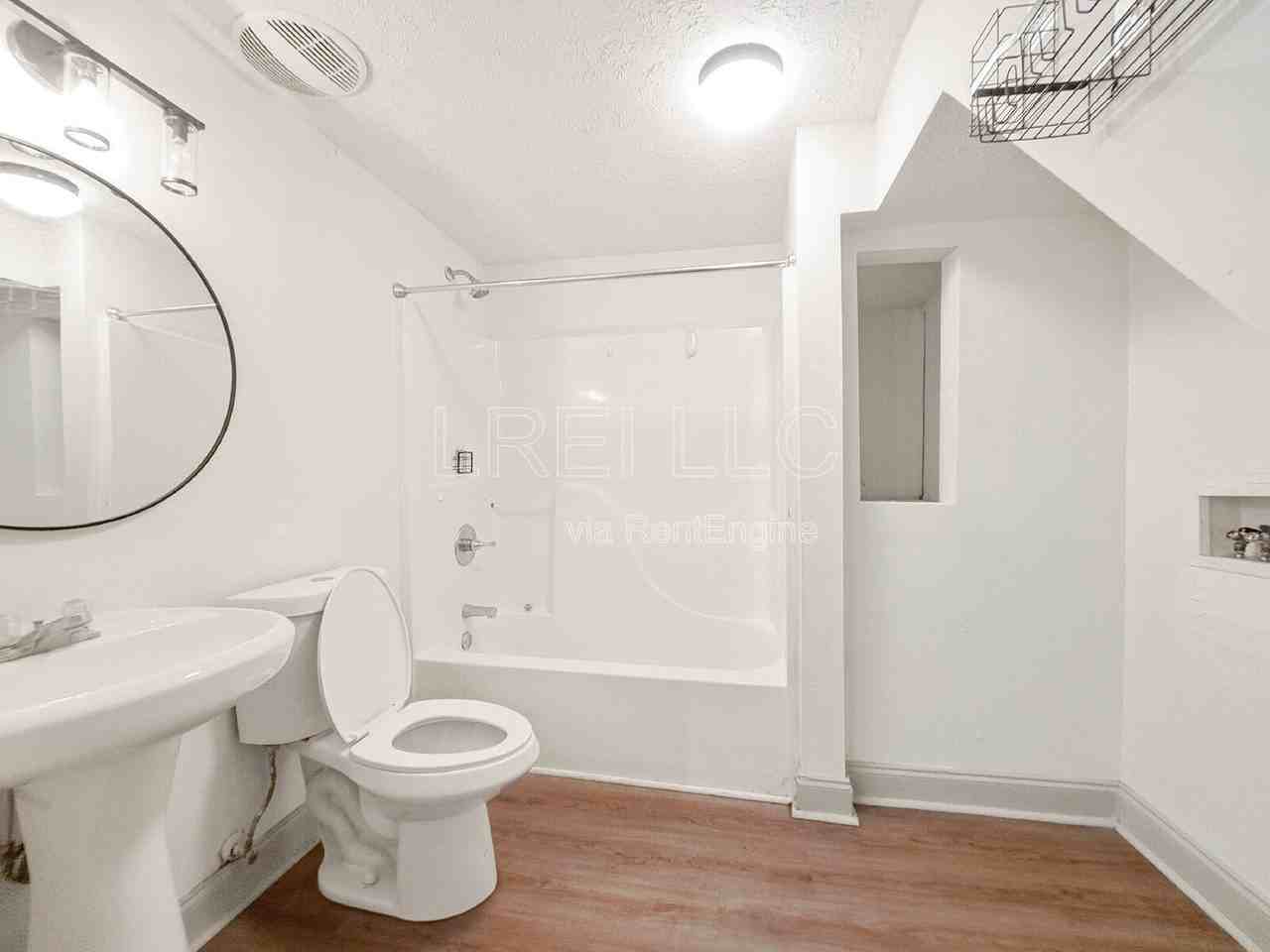 2508 W Main St - Photo 6 of 14