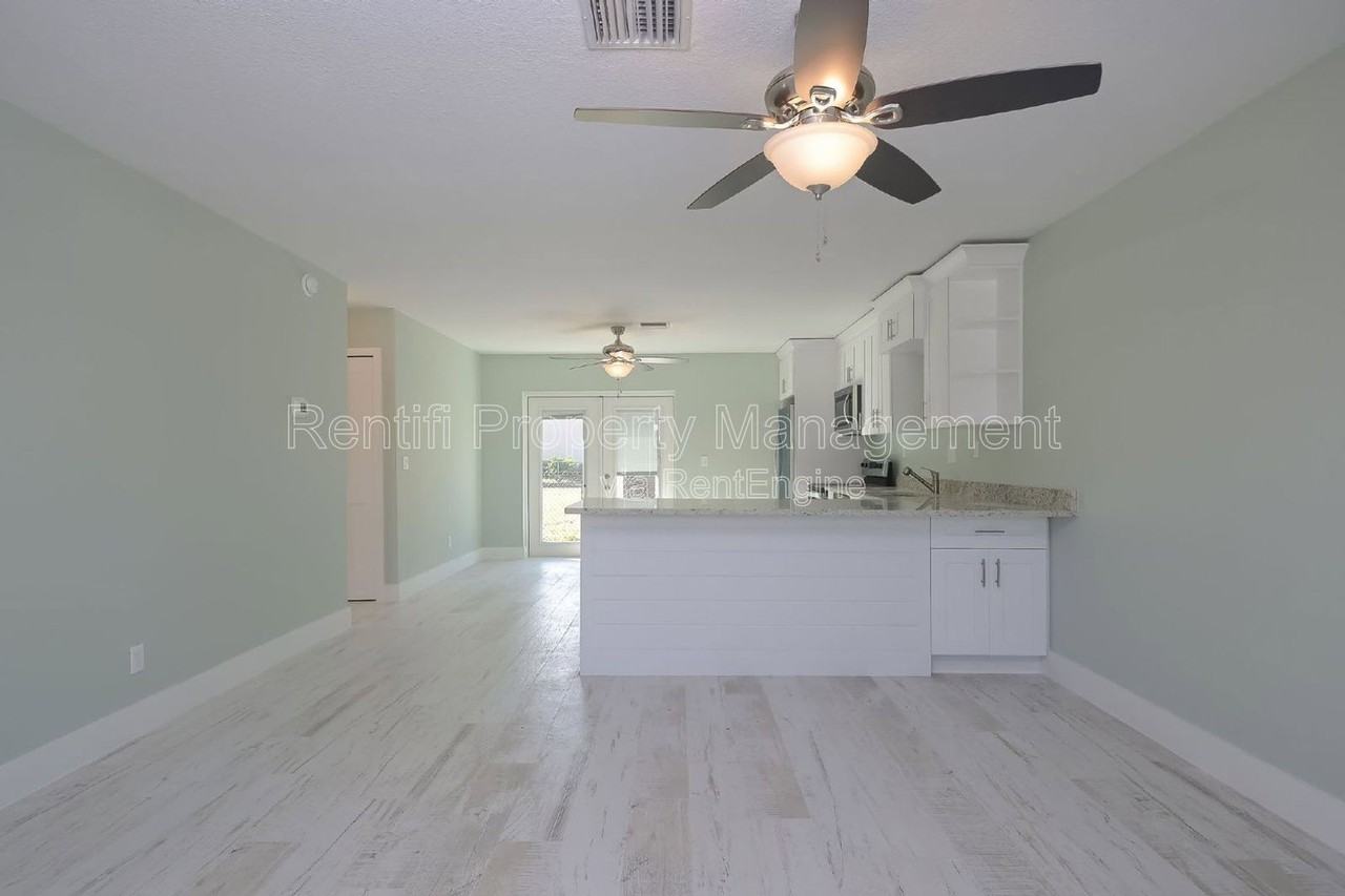 1322 Miramar St #1 - Photo 7 of 22