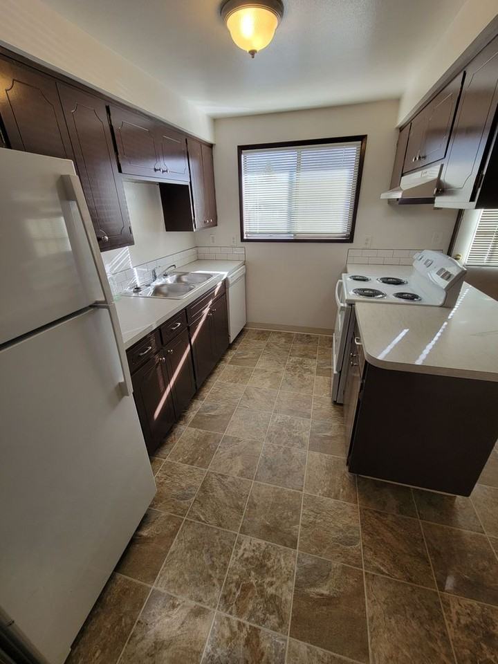 730 Queen Ave Se #15 - Photo 3 of 15