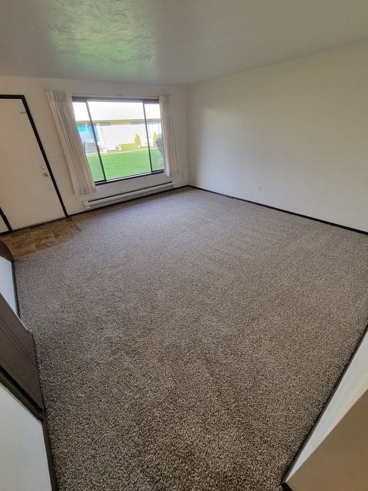 730 Queen Ave Se #15 - Photo 6 of 15