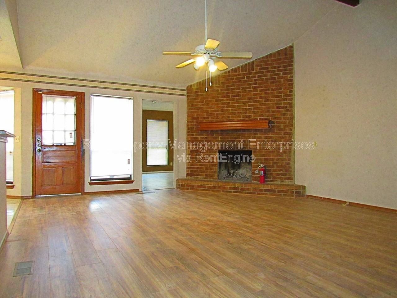 12400 Eric Field Pl - Photo 2 of 14
