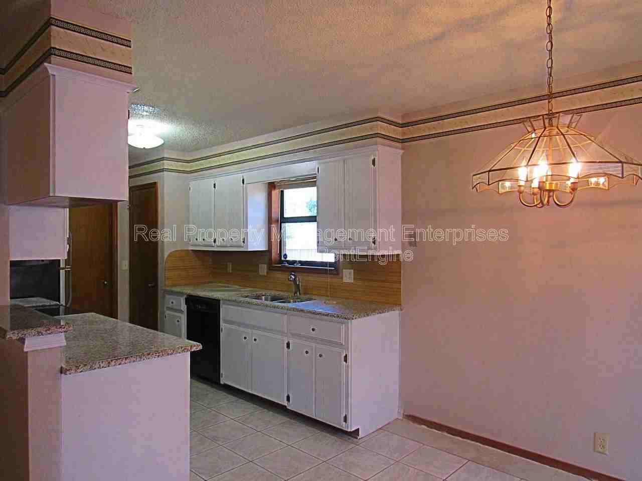 12400 Eric Field Pl - Photo 5 of 14