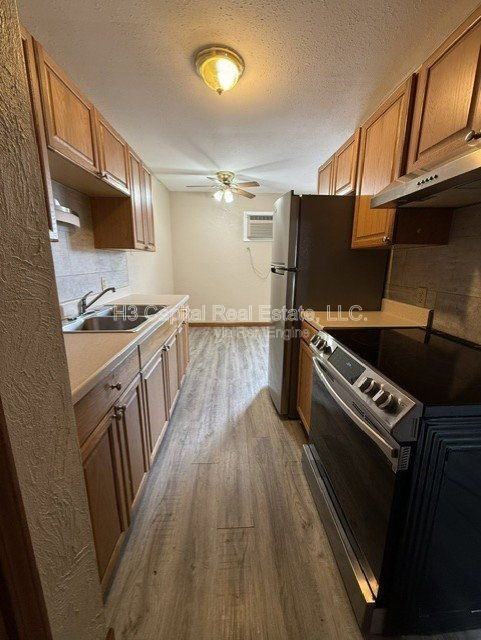 1306 9th St #205 - Photo 4 of 8