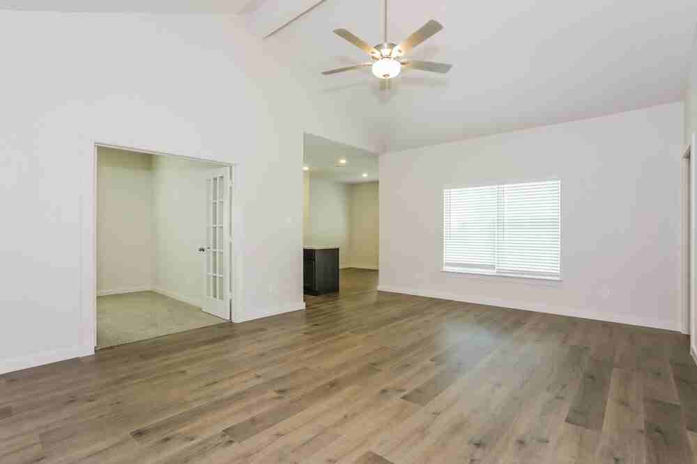 1540 Woodwinds Dr - Photo 3 of 16