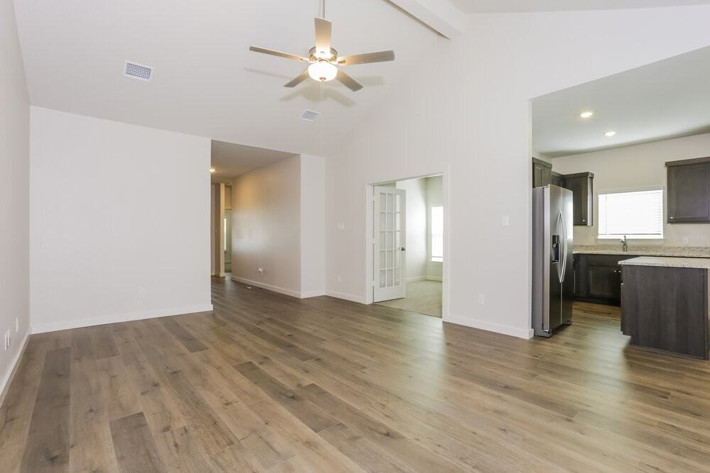1540 Woodwinds Dr - Photo 4 of 16