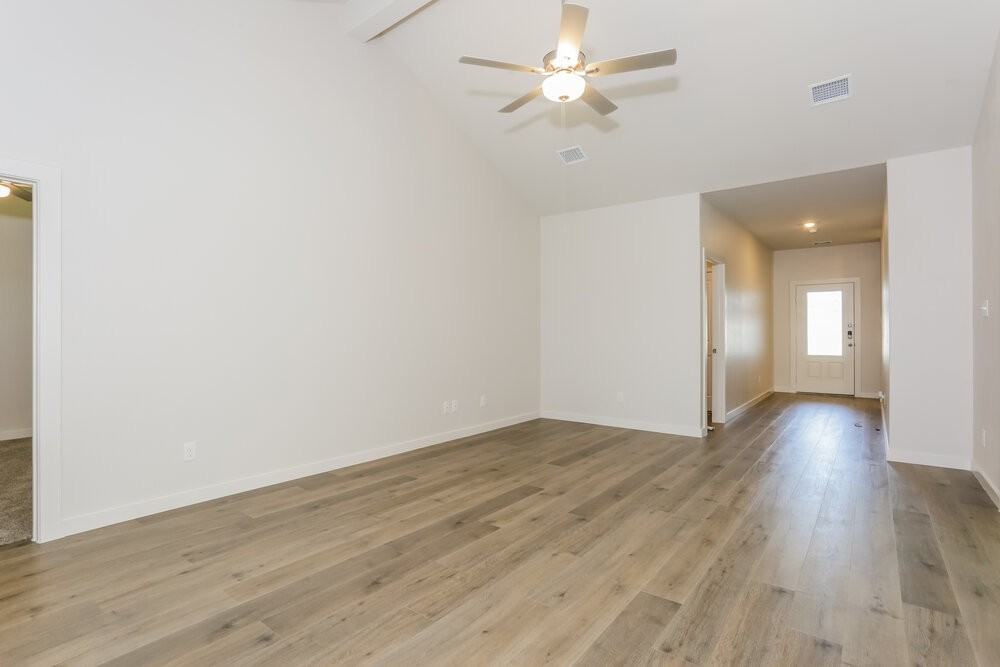 1540 Woodwinds Dr - Photo 5 of 16