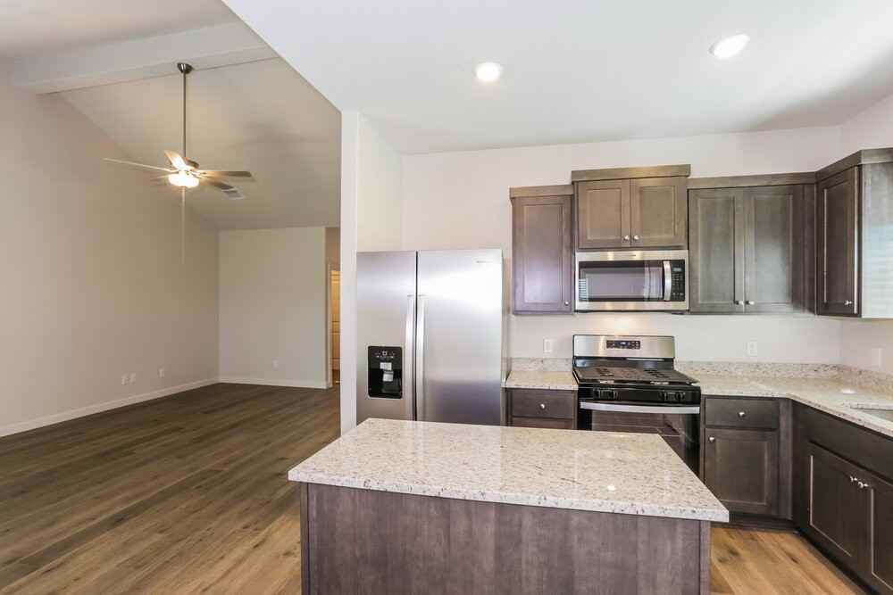 1540 Woodwinds Dr - Photo 7 of 16