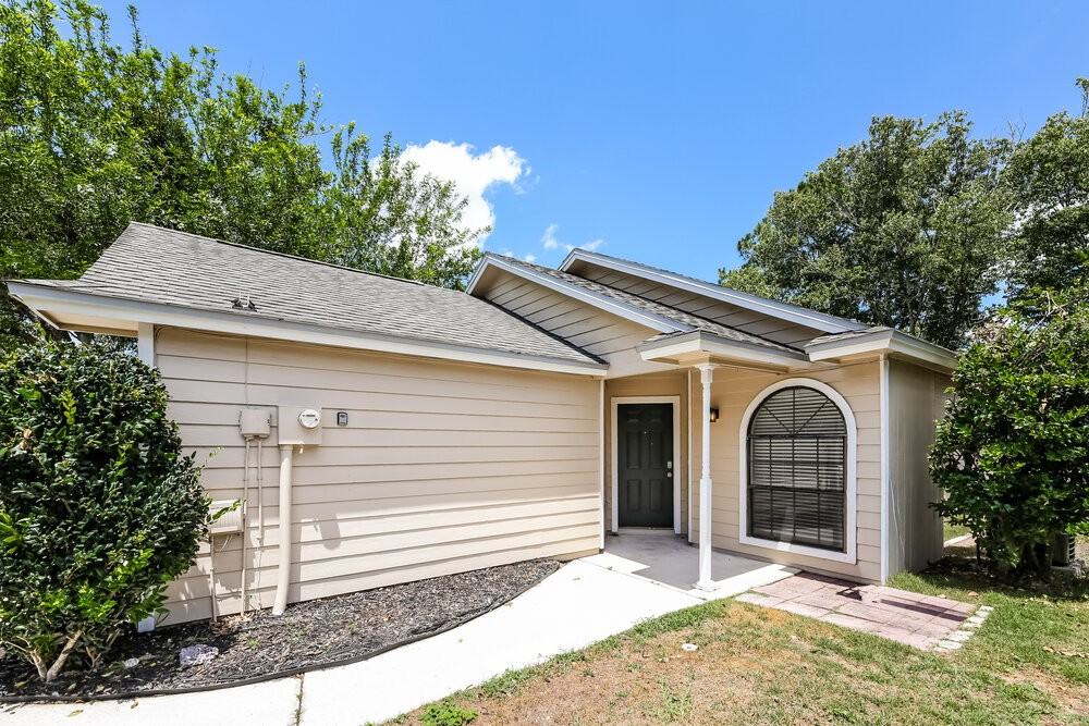 2847 Lantana Lakes Dr W - Photo 3 of 16