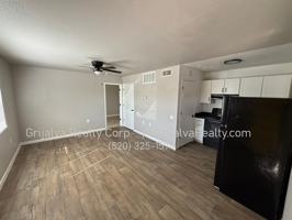 featured image of 2322 N Elaine Blvd