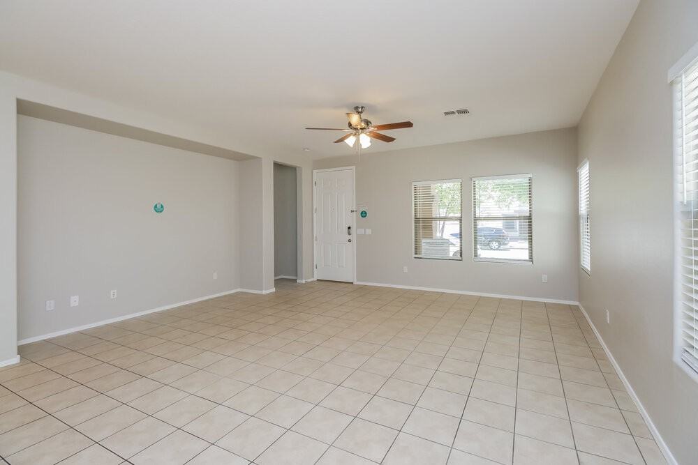 3829 E Kent Ave - Photo 4 of 17