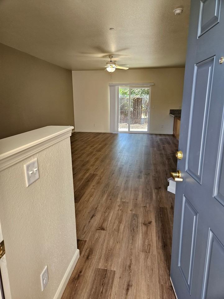 Degarmo Terrace - Photo 4 of 17