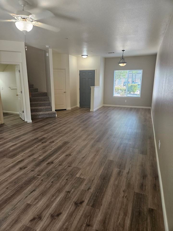 Degarmo Terrace - Photo 6 of 17