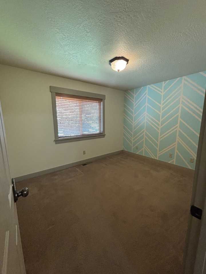 677 Speedway Ave - Photo 6 of 16