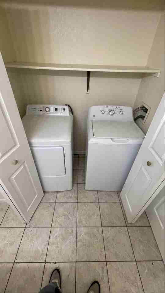 2660 E Oakbrook Dr - Photo 4 of 12