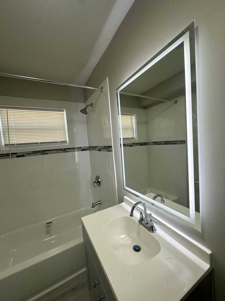 Live in Style at Bellagio East Living I: Convenient and Vibrant Community in Indianapolis - Photo 6 of 50