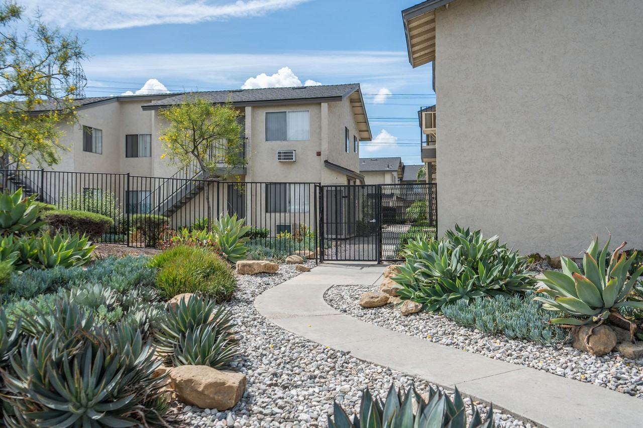 Orange Glen - Photo 4 of 37
