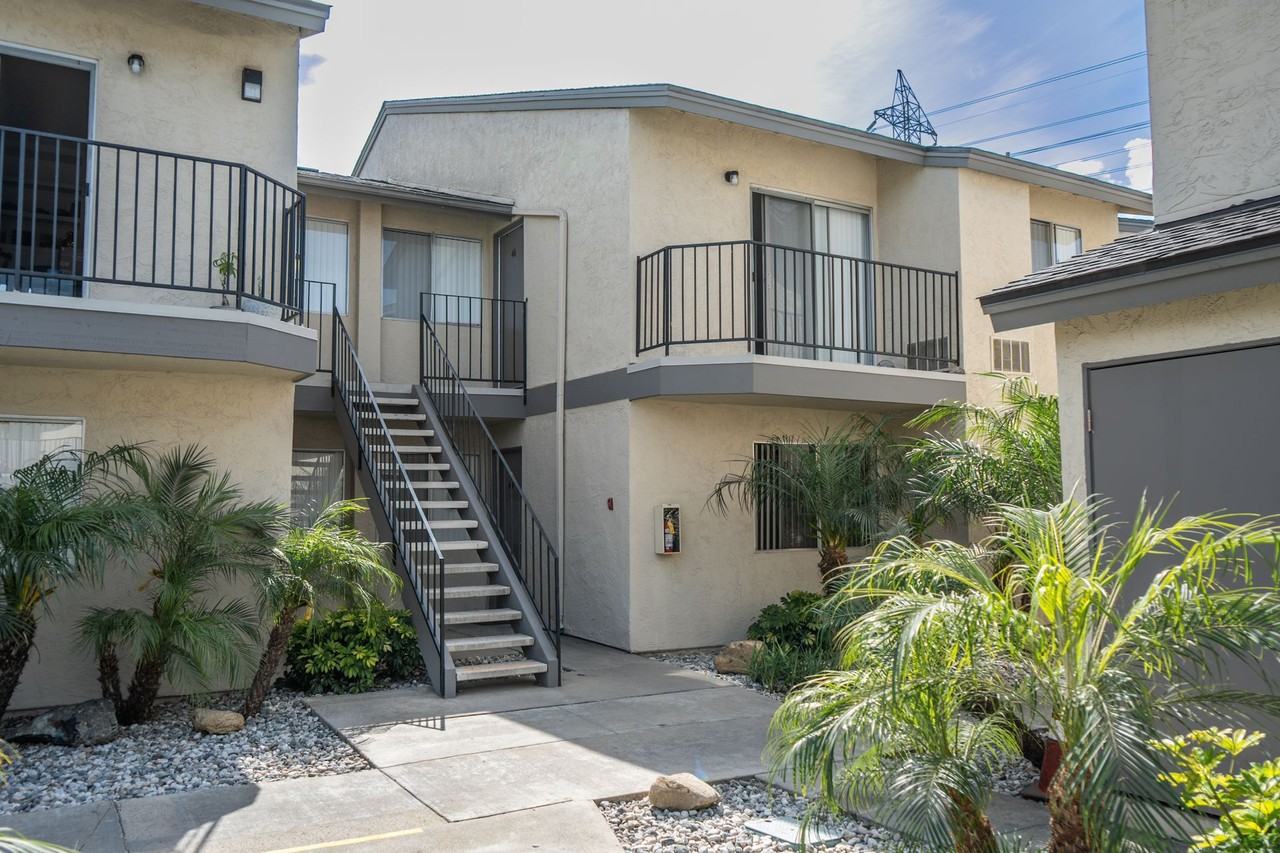 Orange Glen - Photo 5 of 37