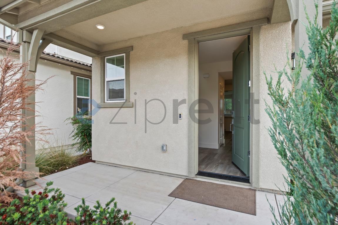 1765 Jade Pl - Photo 4 of 35