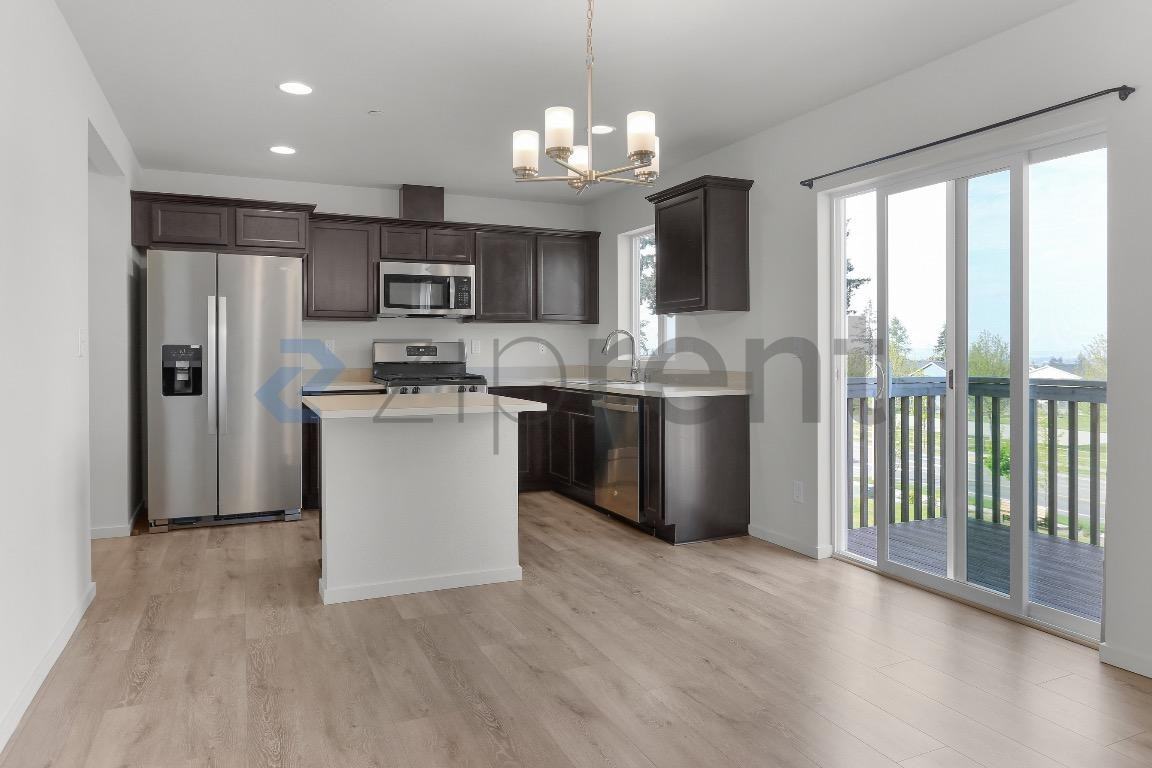 3956 83rd Ave Ne - Photo 5 of 26