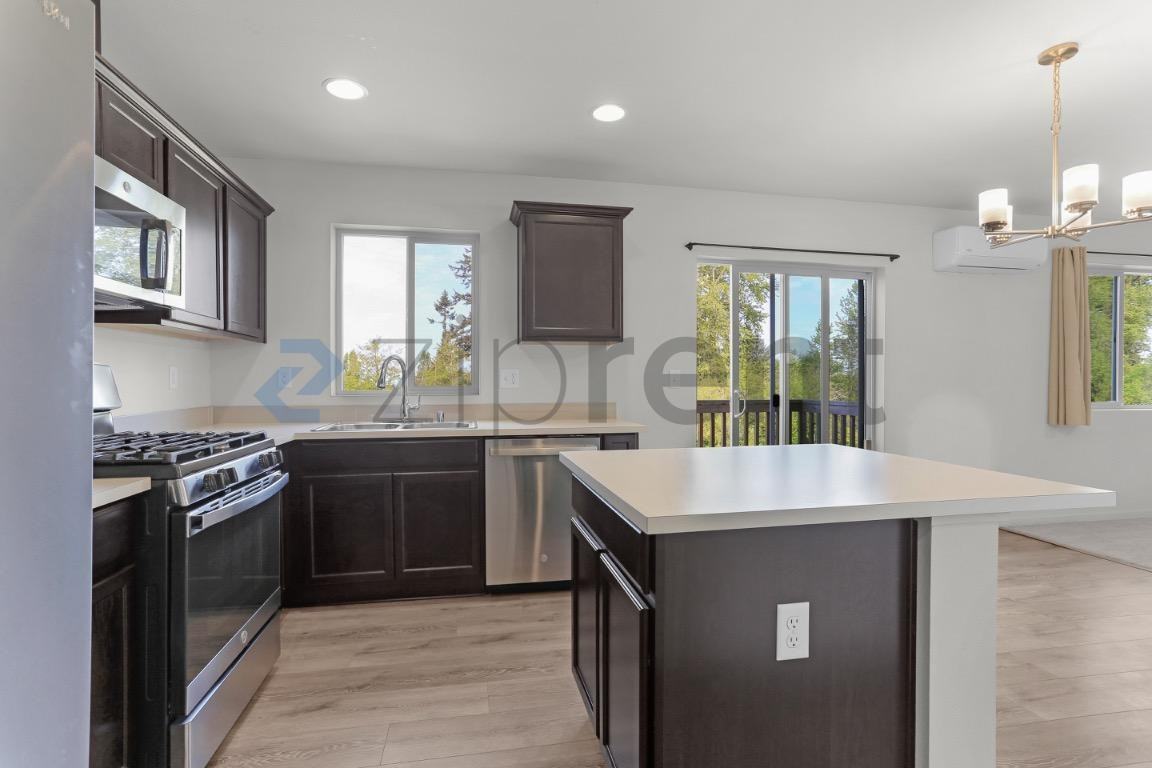 3956 83rd Ave Ne - Photo 6 of 26