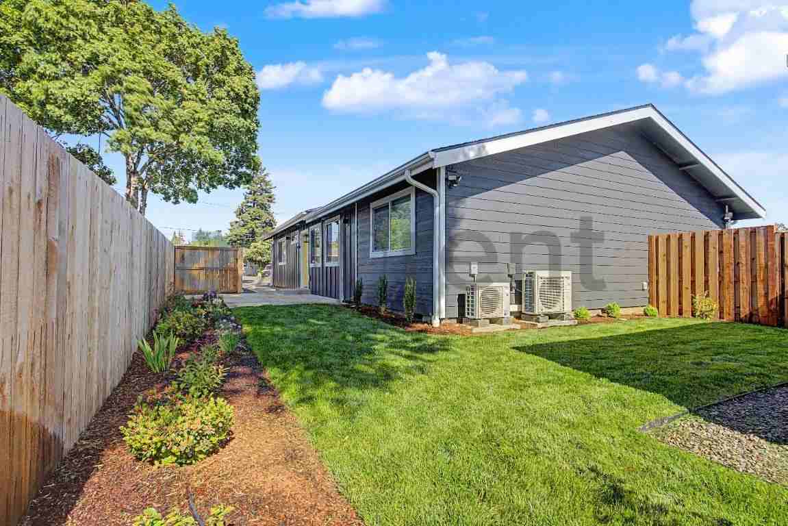 4329 Arnold St Ne #4329 - Photo 7 of 16