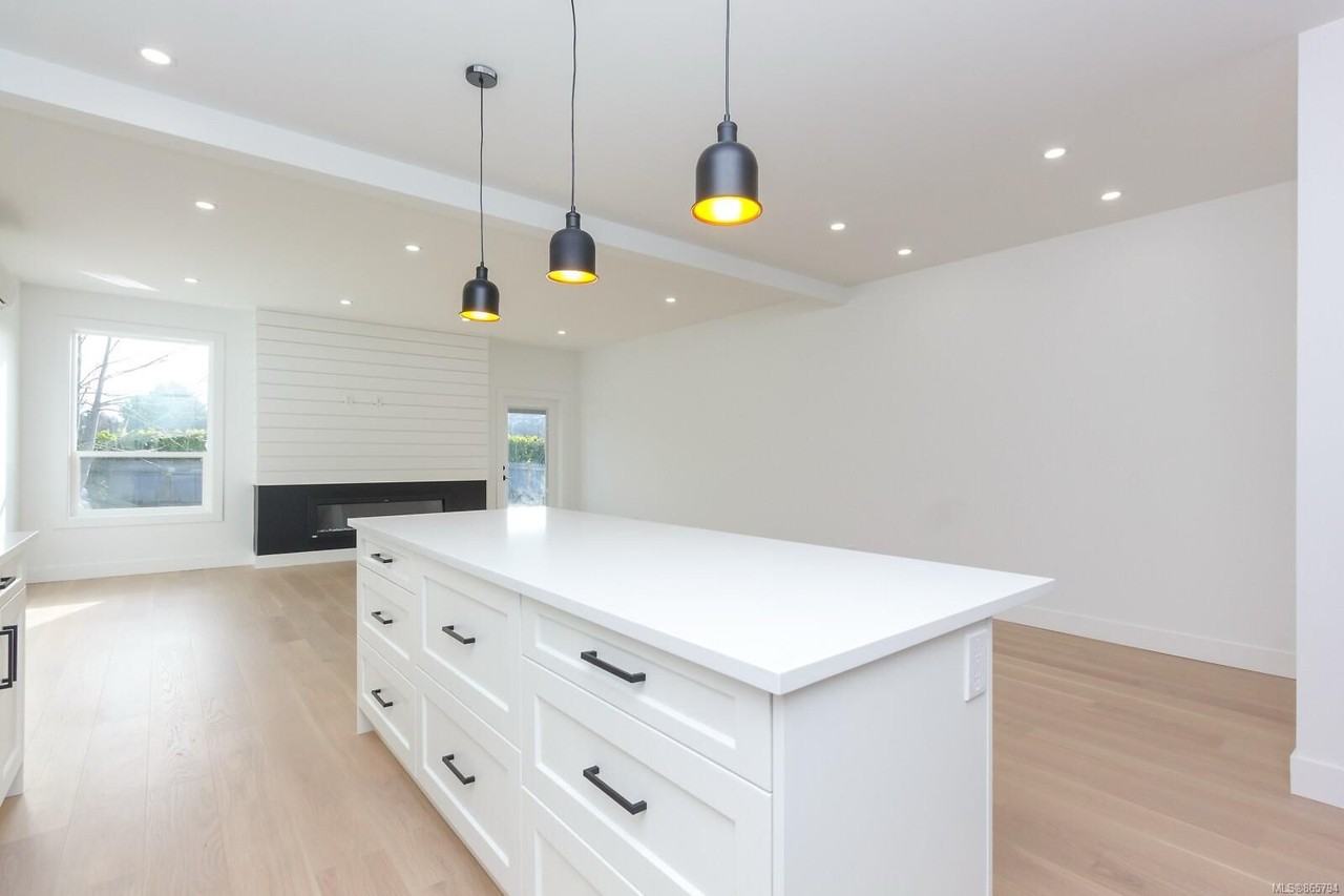 2053 Weiler Avenue - Photo 2 of 12
