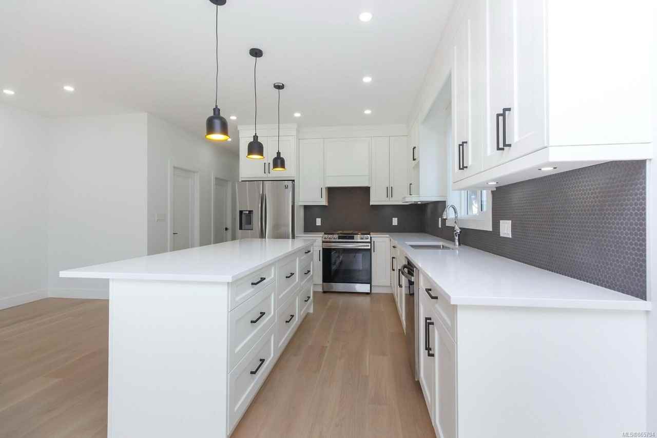 2053 Weiler Avenue - Photo 3 of 12