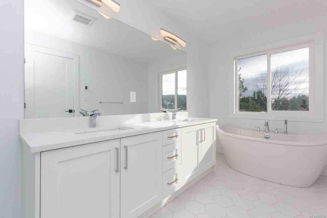 2053 Weiler Avenue - Photo 6 of 12