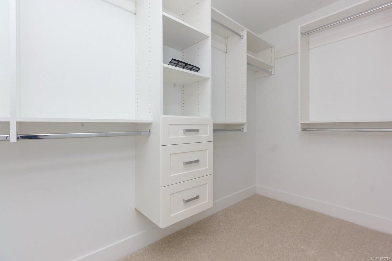 2053 Weiler Avenue - Photo 5 of 12