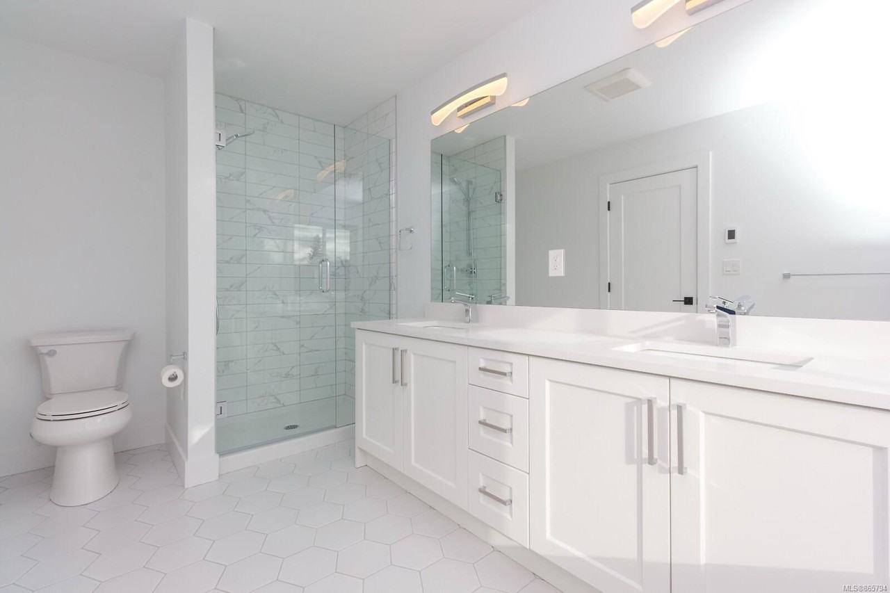 2053 Weiler Avenue - Photo 7 of 12